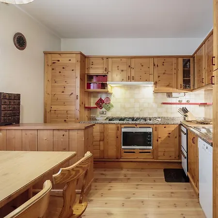 Verocai - Stayincortina Apartment